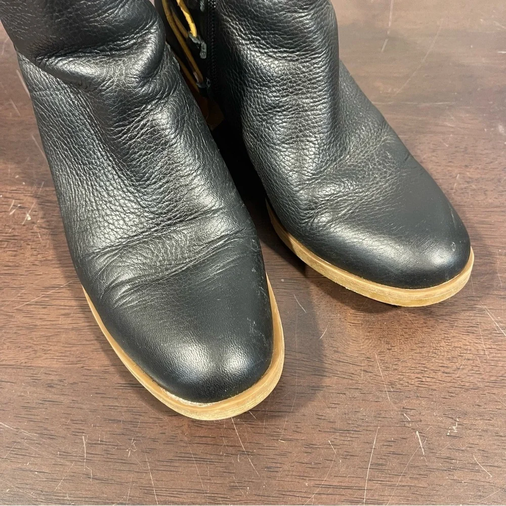 Kork-Ease Black Leather Ankle Boots with Tan Accents size 8